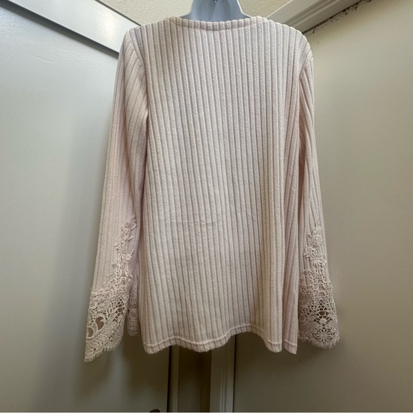 Ribbed Crochet Lace-Trimmed Button-Up Cardigan - Picture 6 of 7